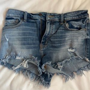 medium wash jean shorts
